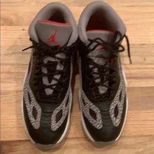 Air Jordan Retro Low IE